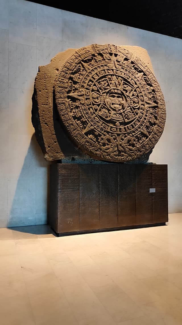 I enjoy visiting museums ๐๏ธ